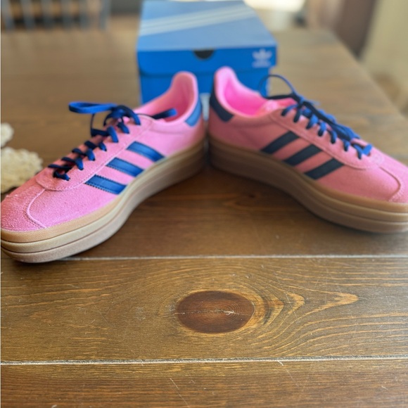 New in box never worn. These run 1/2 to full size large - Picture 5 of 10